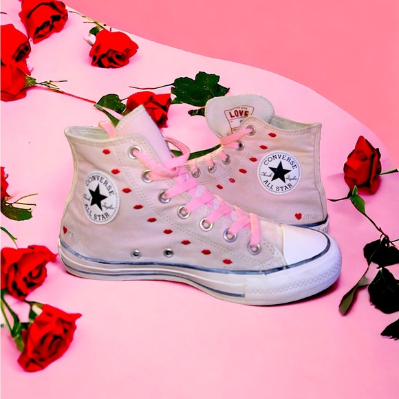 Converse Shoes - Converse Chuck Embroidered Lips High Valentines Love Me - Pink size 8 Womens